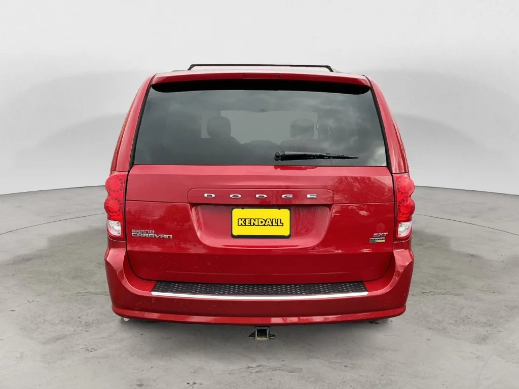Used 2014 Red Dodge SXT image 10