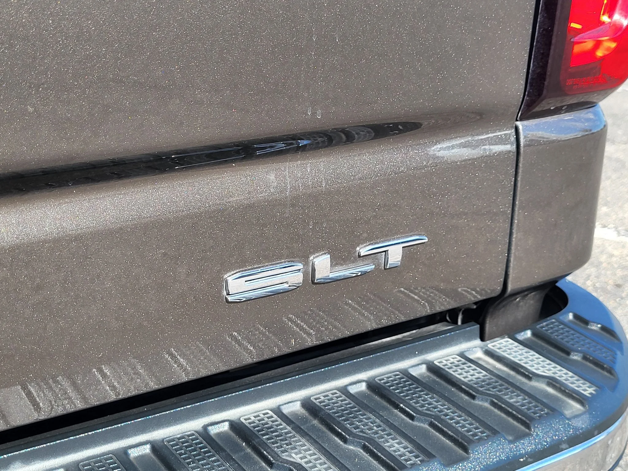 Used 2020 SMOKEY QUARTZ METALLIC GMC SLT image 9