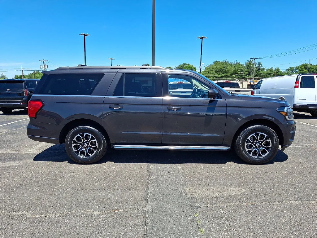 Used 2022 Gray Ford XLT MAX image 13