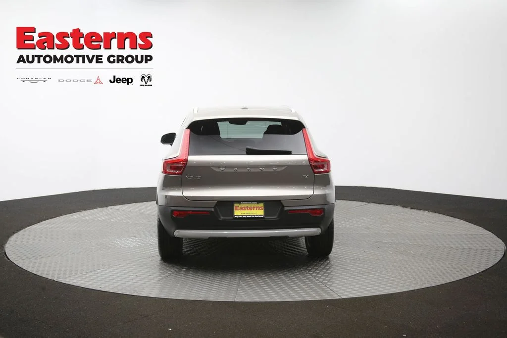 Used 2022 Brown Volvo Momentum image 39