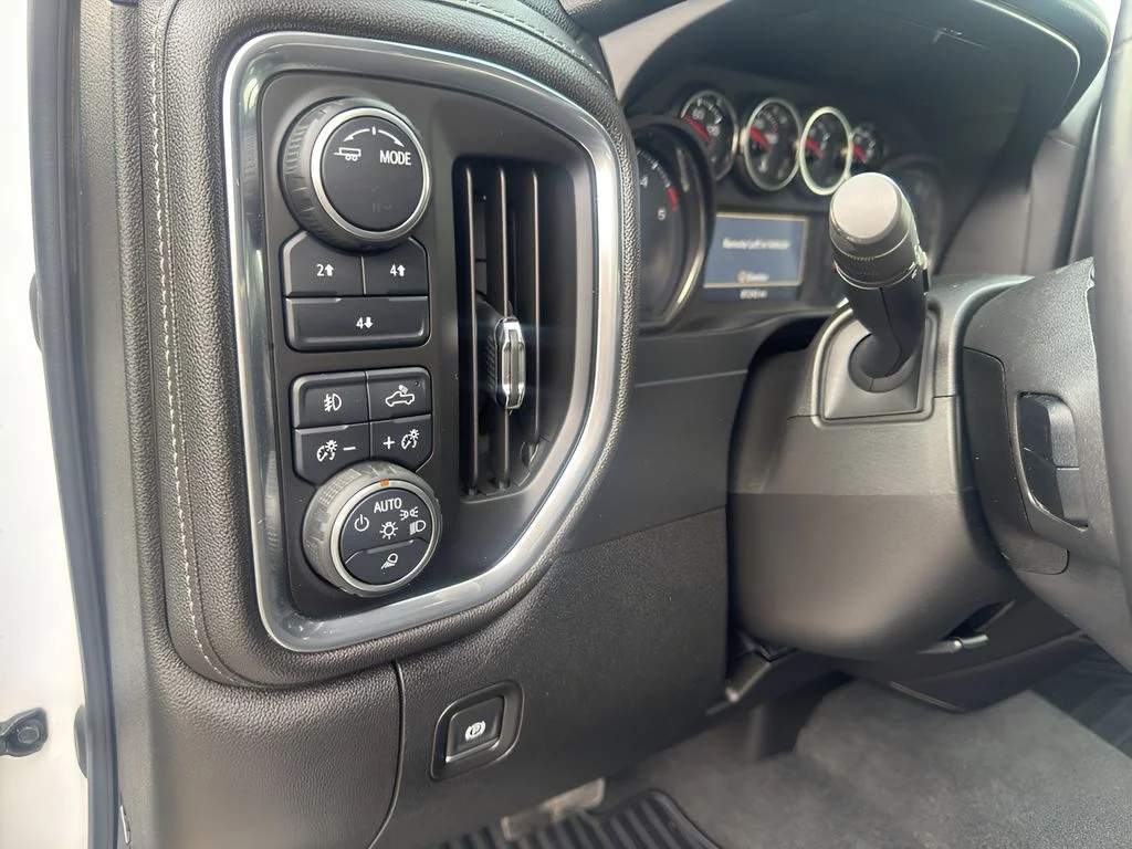 Used 2020 Summit White Chevrolet LT image 21