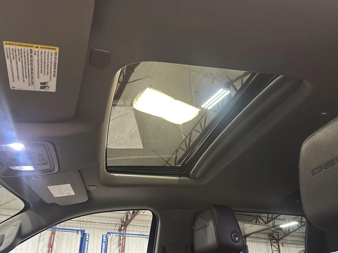 Used 2020 White Frost Tricoat GMC Denali image 30