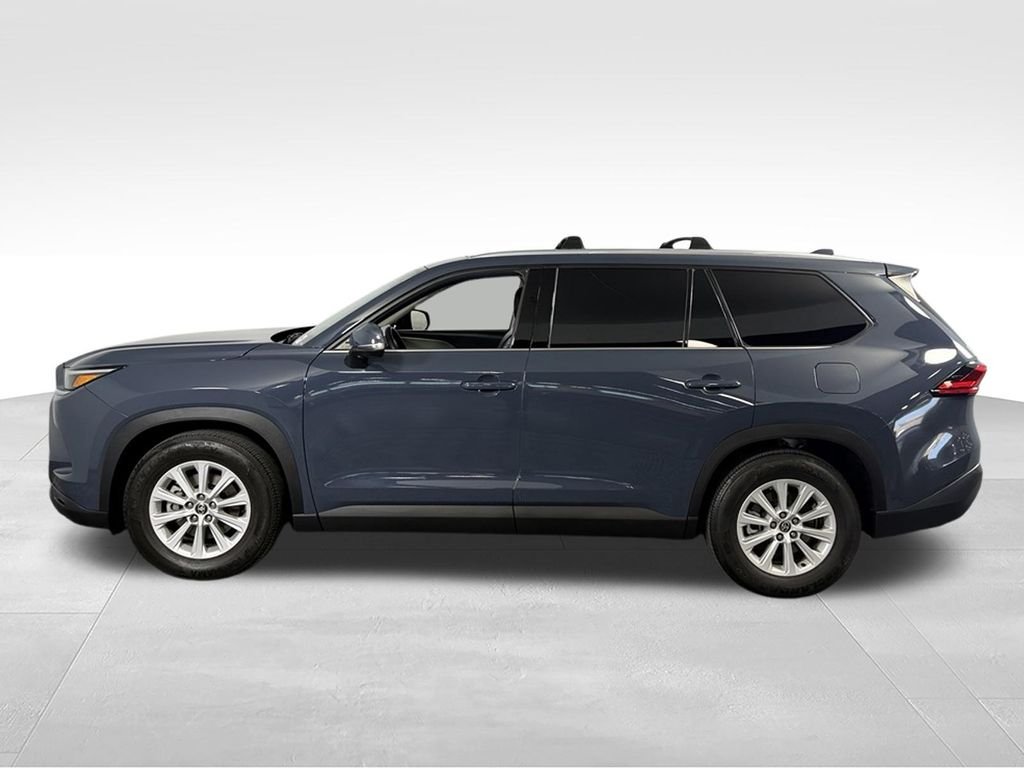 Used 2024 Cloud Toyota XLE image 9