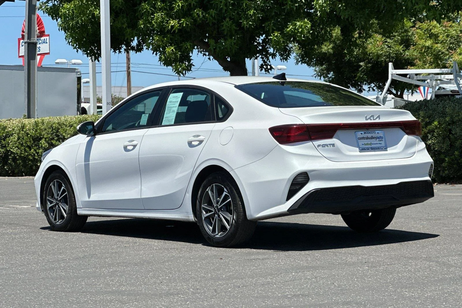 Used 2023 Snow White Pearl Kia LXS image 6