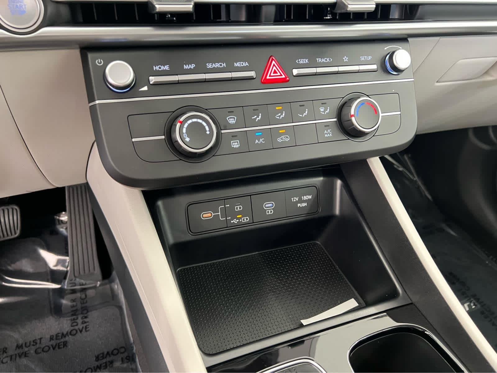 Used 2025 Shimmering Silver Hyundai SE image 18
