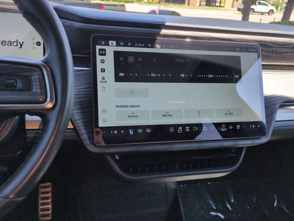 2023 Rivian R1S Adventure - Photo 17
