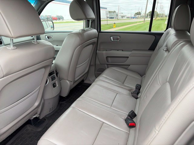 Used 2013 Alabaster Silver Metallic Honda EX-L image 8