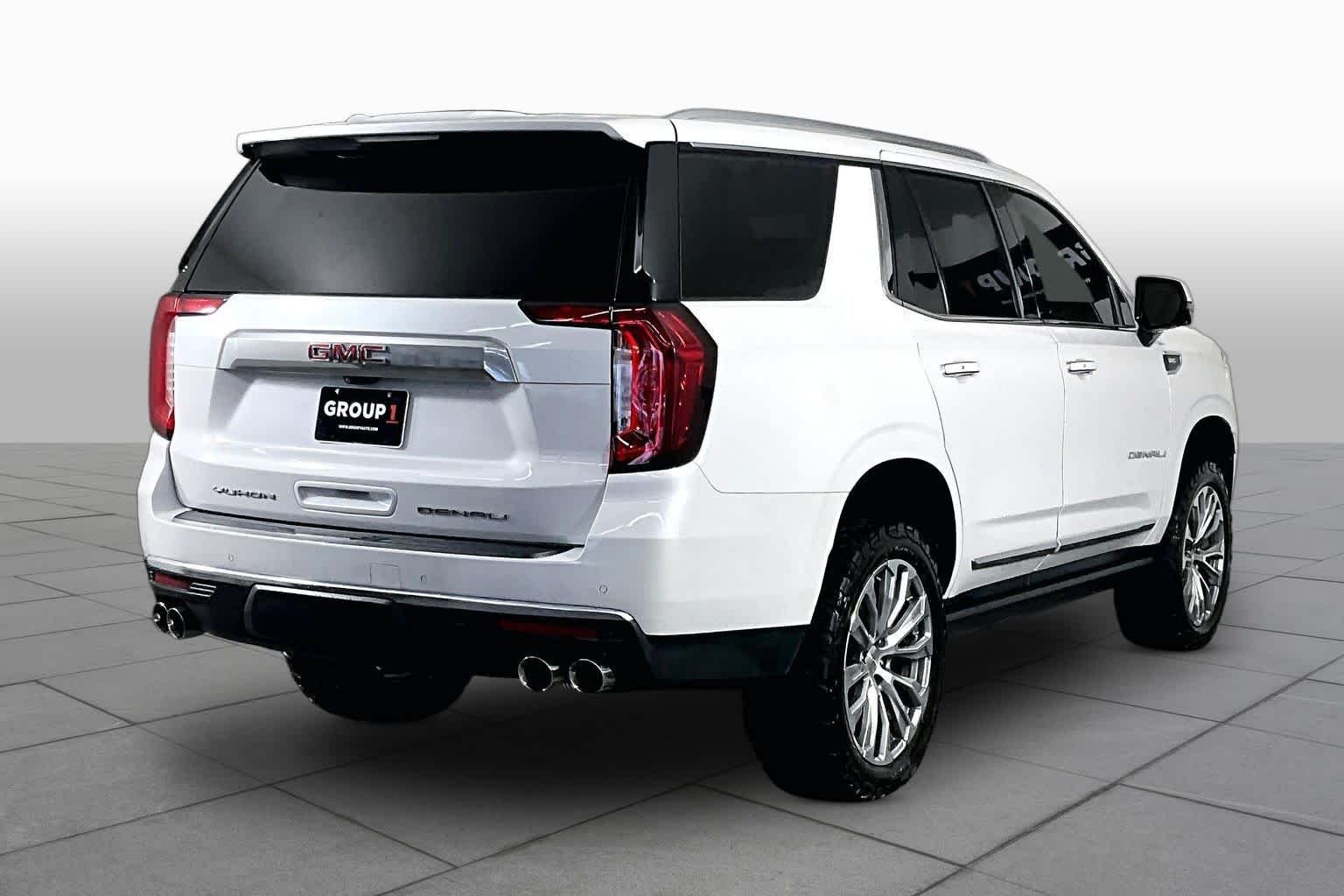 Used 2021 WHITE FROST TRICOAT GMC Denali image 13