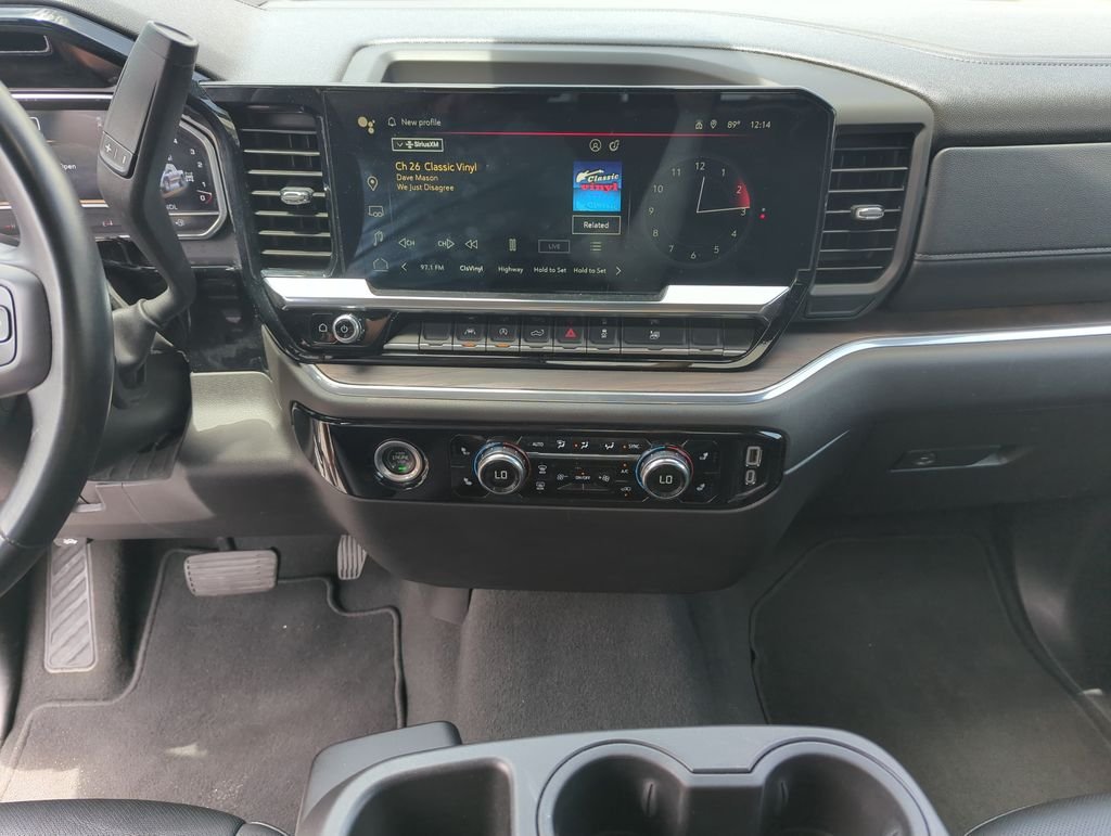 Used 2024 White GMC SLT image 24