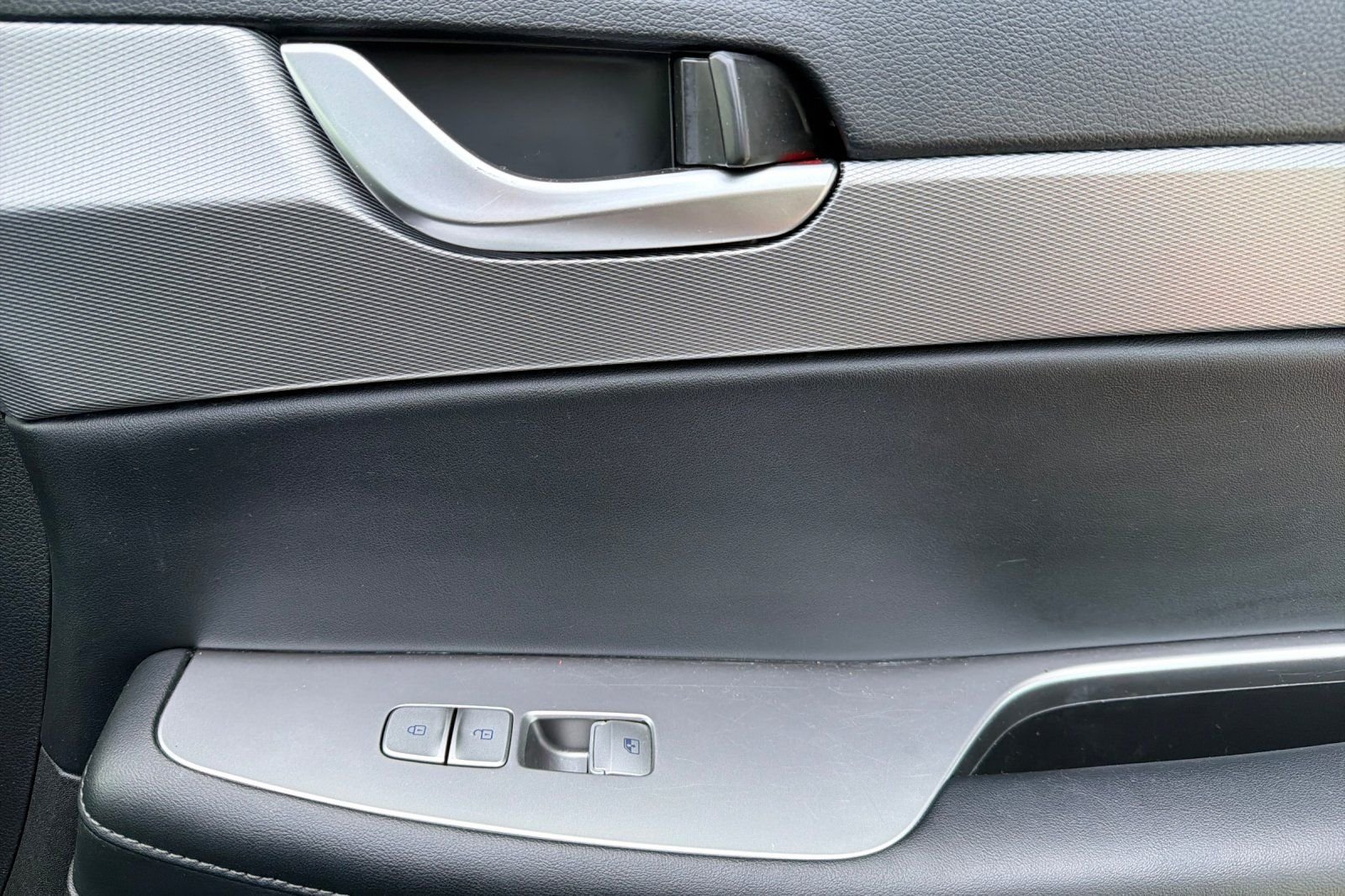 Used 2020 Black Hyundai SEL image 19
