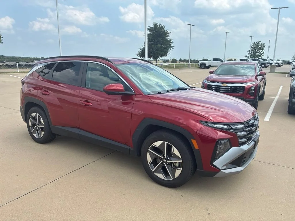 Used 2025 Maroon Hyundai SEL image 5