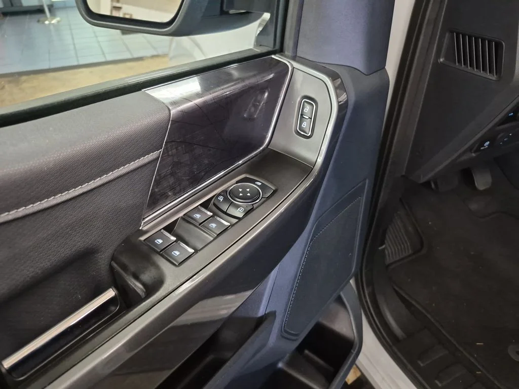 Certified Used 2023 Avalanche Ford XLT image 14