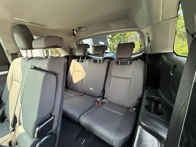 Used 2018 Black Toyota LE Sport Utility 4D image 37