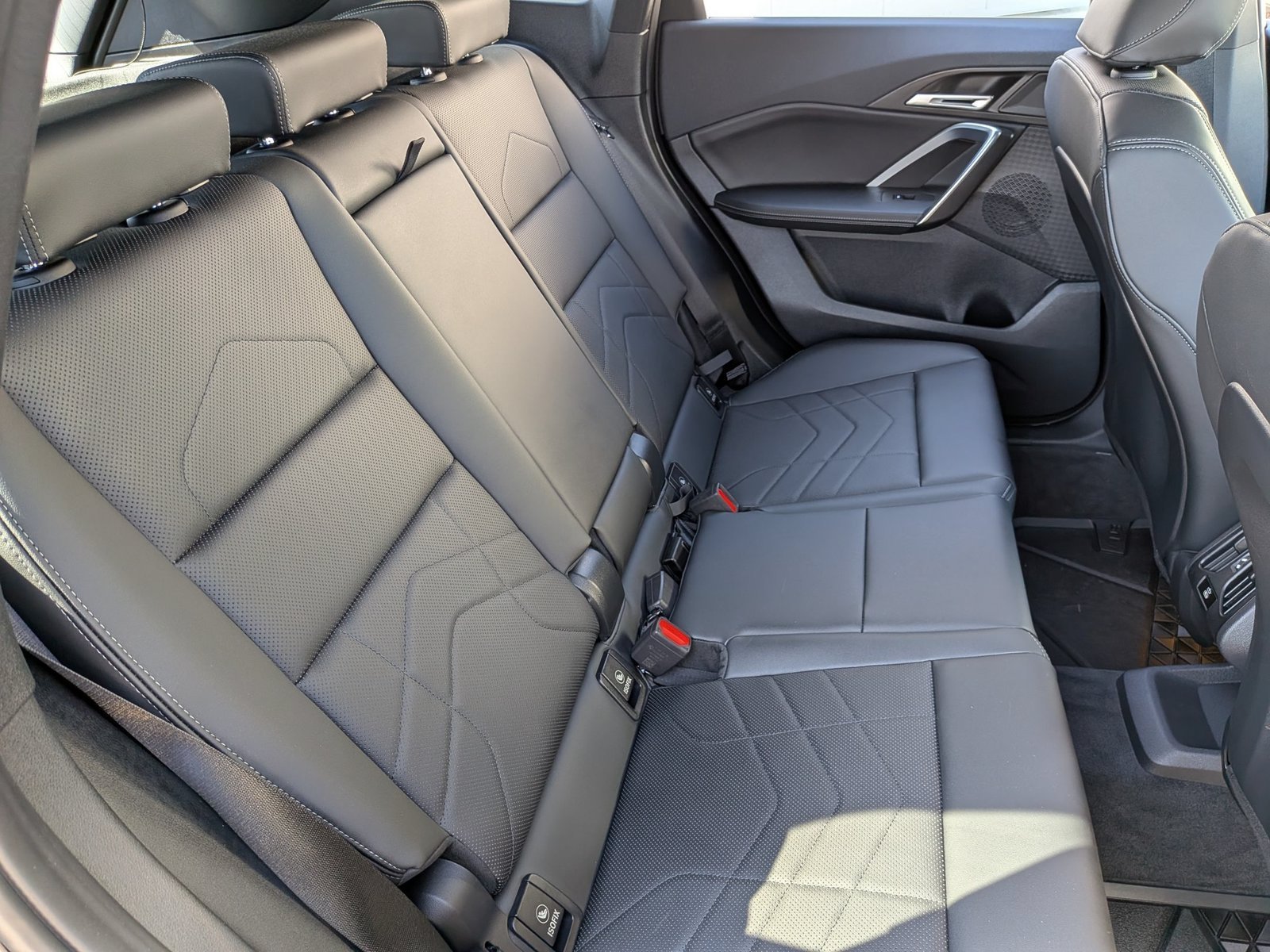 Used 2026 Jet Black BMW xDrive28i image 19