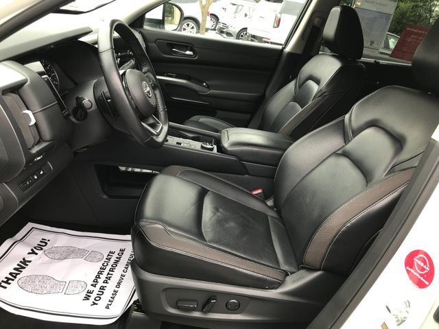 Used 2024 Pearl White Tricoat Nissan SL image 22