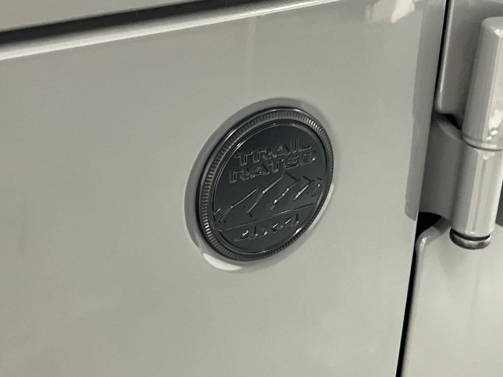 2020 Jeep Wrangler Unlimited Sahara Altitude - Photo 11
