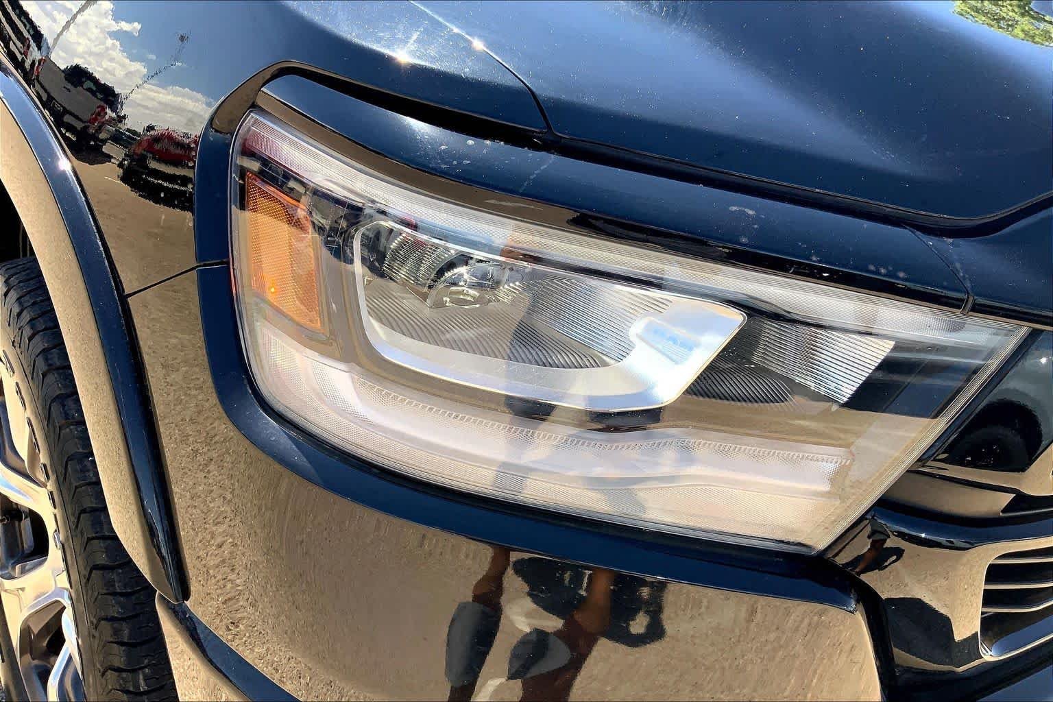 Used 2019 Diamond Black Crystal Pearlcoat Ram Laramie image 36