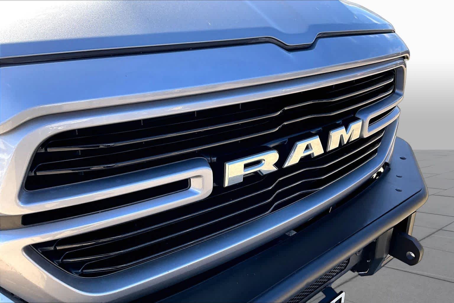 Used 2020 Billet Silver Metallic Clearcoat Ram Laramie image 30