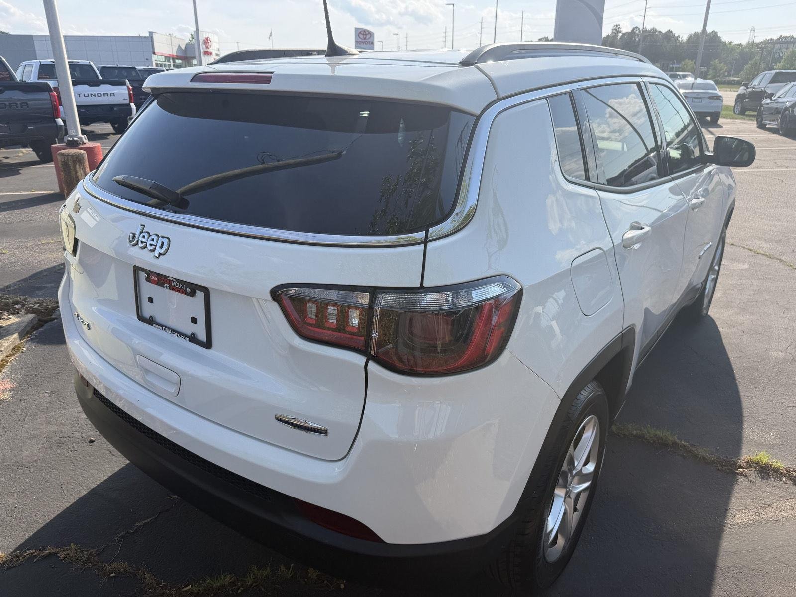 Used 2023 Bright White Clearcoat Jeep Latitude image 7