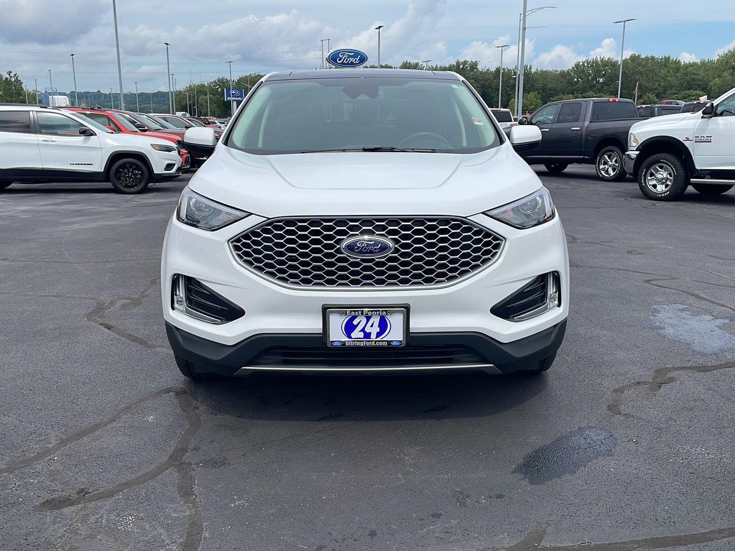 Used 2024 Oxford White Ford SEL image 8