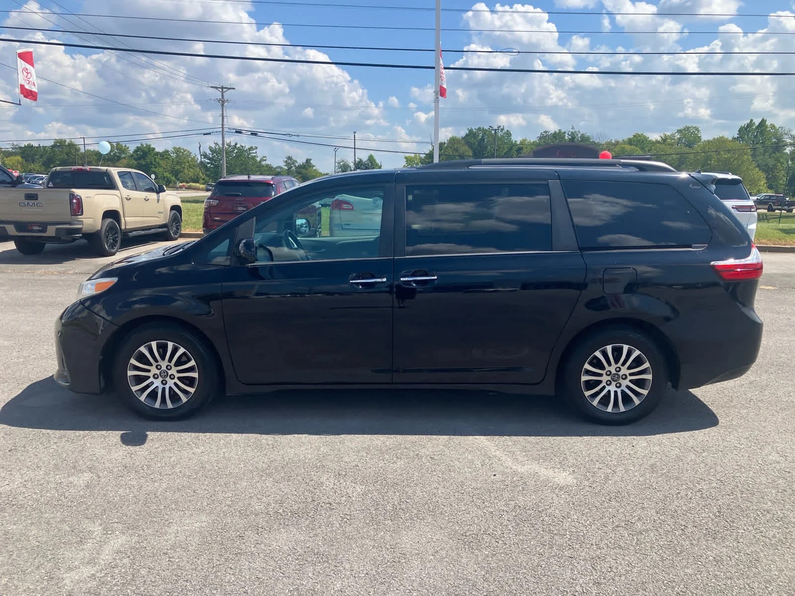 Used 2020 Midnight Black Metallic Toyota XLE image 4