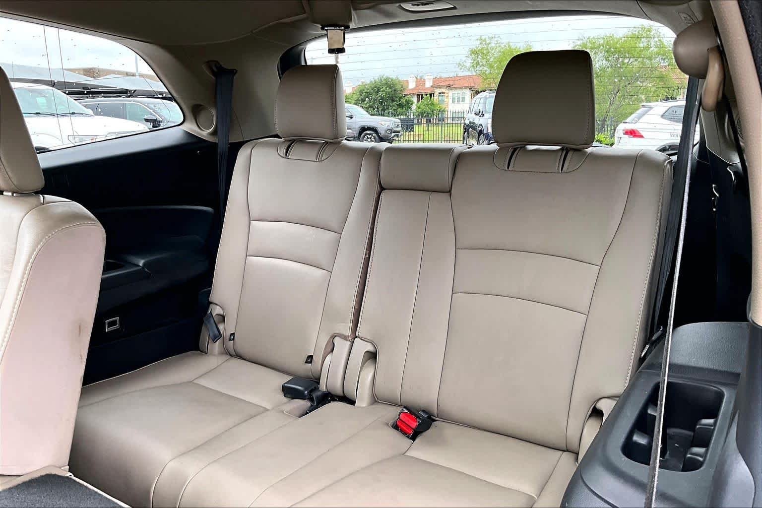 Used 2016 White Diamond Pearl Honda Touring image 35