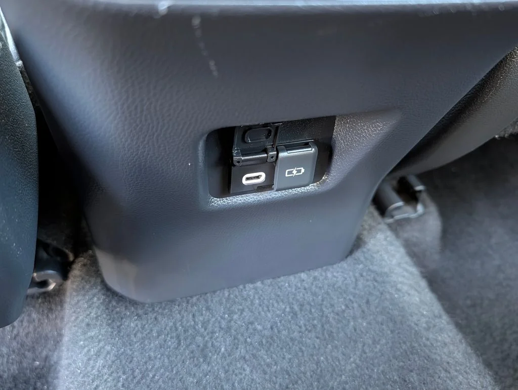 2024 Toyota RAV4 XLE - Photo 14