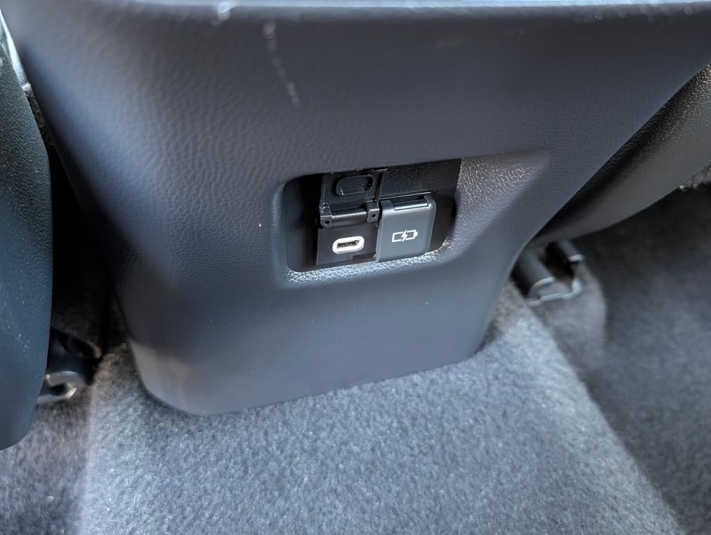 2024 Toyota RAV4 XLE - Photo 14