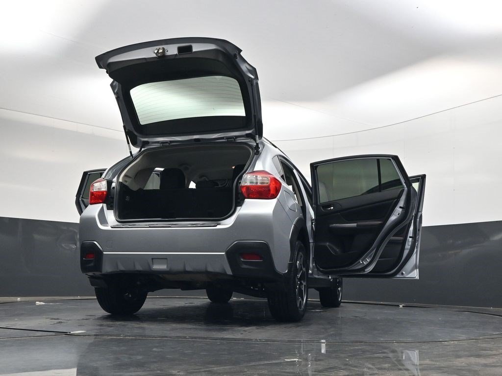 Used 2017 Ice Silver Metallic Subaru Premium image 37