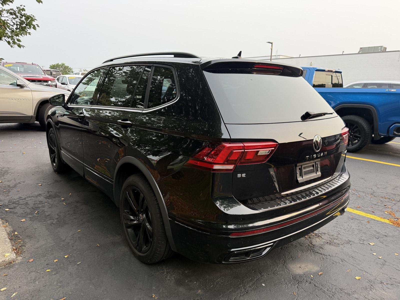 Used 2024 Deep Black Pearl Volkswagen SE R-Line Black image 5