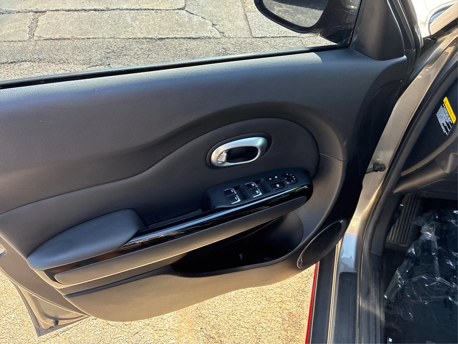 Used 2018 Gray Kia ! image 18