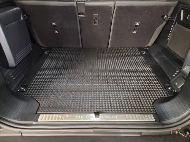 New 2026 Borasco Grey Metallic Land Rover OCTA image 59