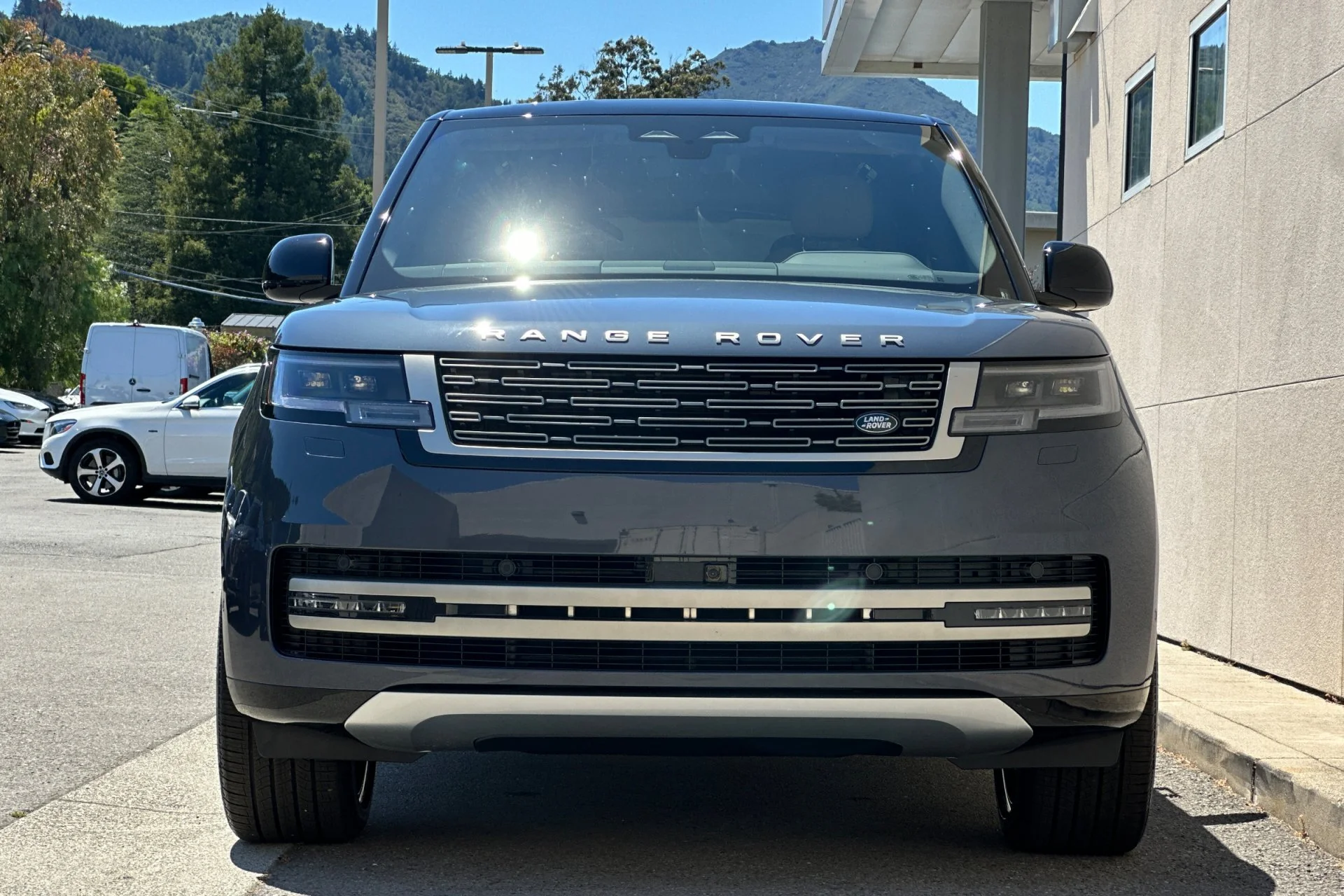 New 2026 Varesine Blue Land Rover SE image 10