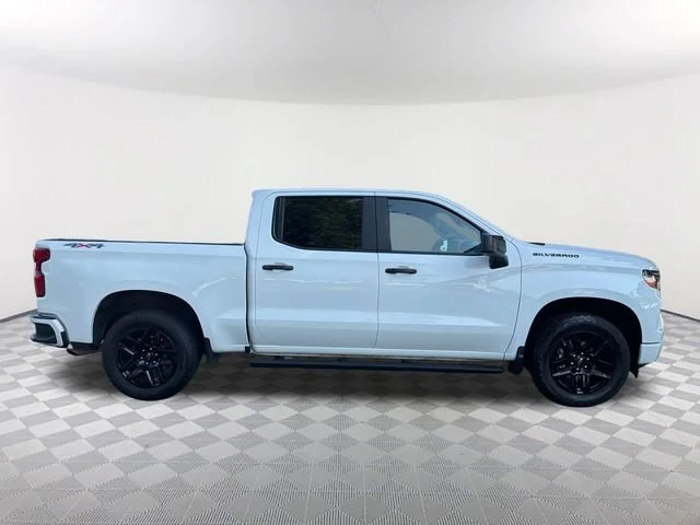 Used 2023 Summit White Chevrolet Custom image 4
