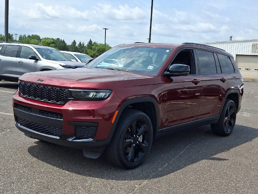 Used 2024 Red Jeep Altitude X 4x4 image 6
