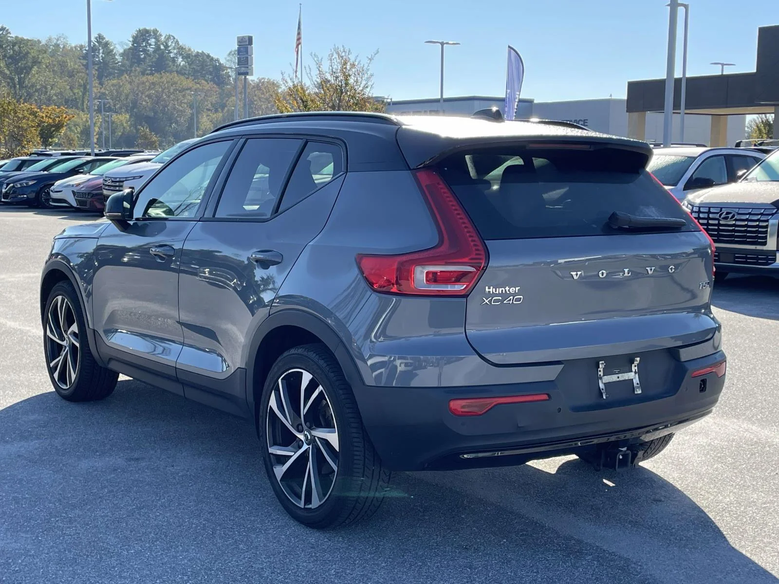 Used 2021  Volvo R-Design image 26