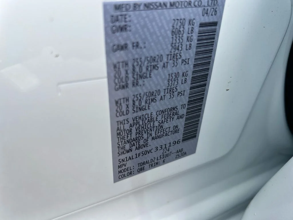 New 2027 RADIANT WHITE INFINITI Luxe FWD image 38