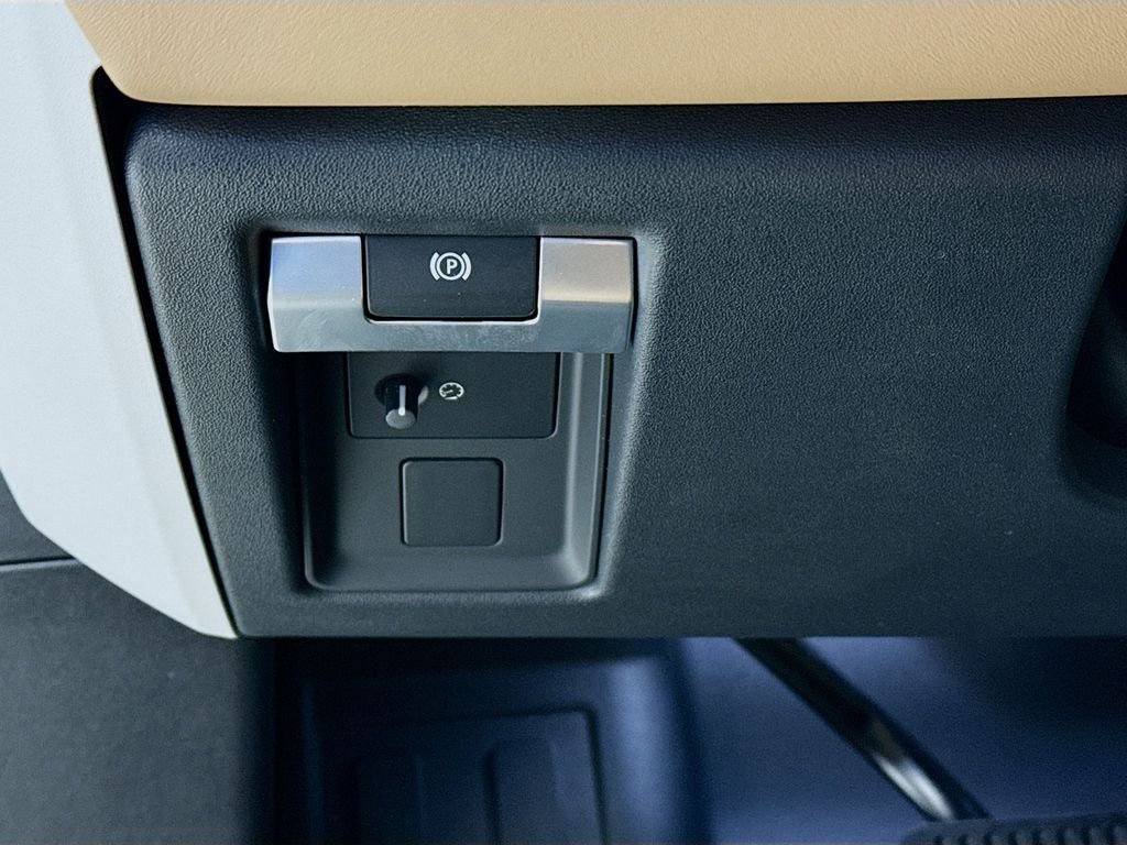 New 2026 Gondwana Stone LAND ROVER X-Dynamic SE image 11
