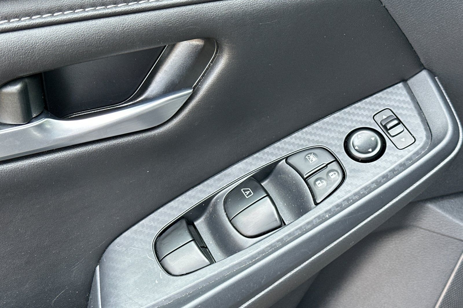 2025 Nissan Sentra SV - Photo 12