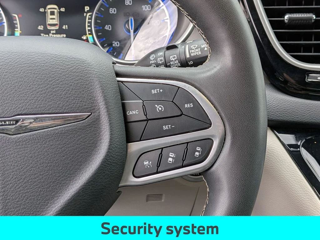 Used 2023 Gray Chrysler Touring L image 20