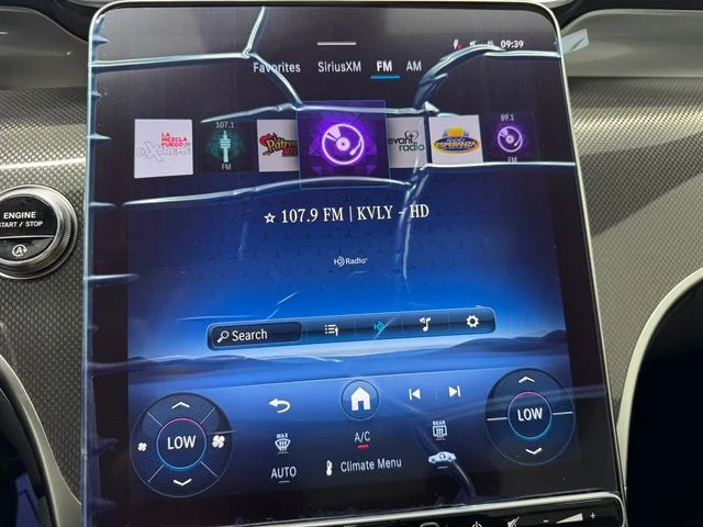New 2026 MANUFAKTUR Moonlight Whit Mercedes-Benz GLC 300 image 29