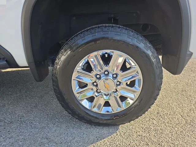 Used 2024 White Chevrolet High Country image 33