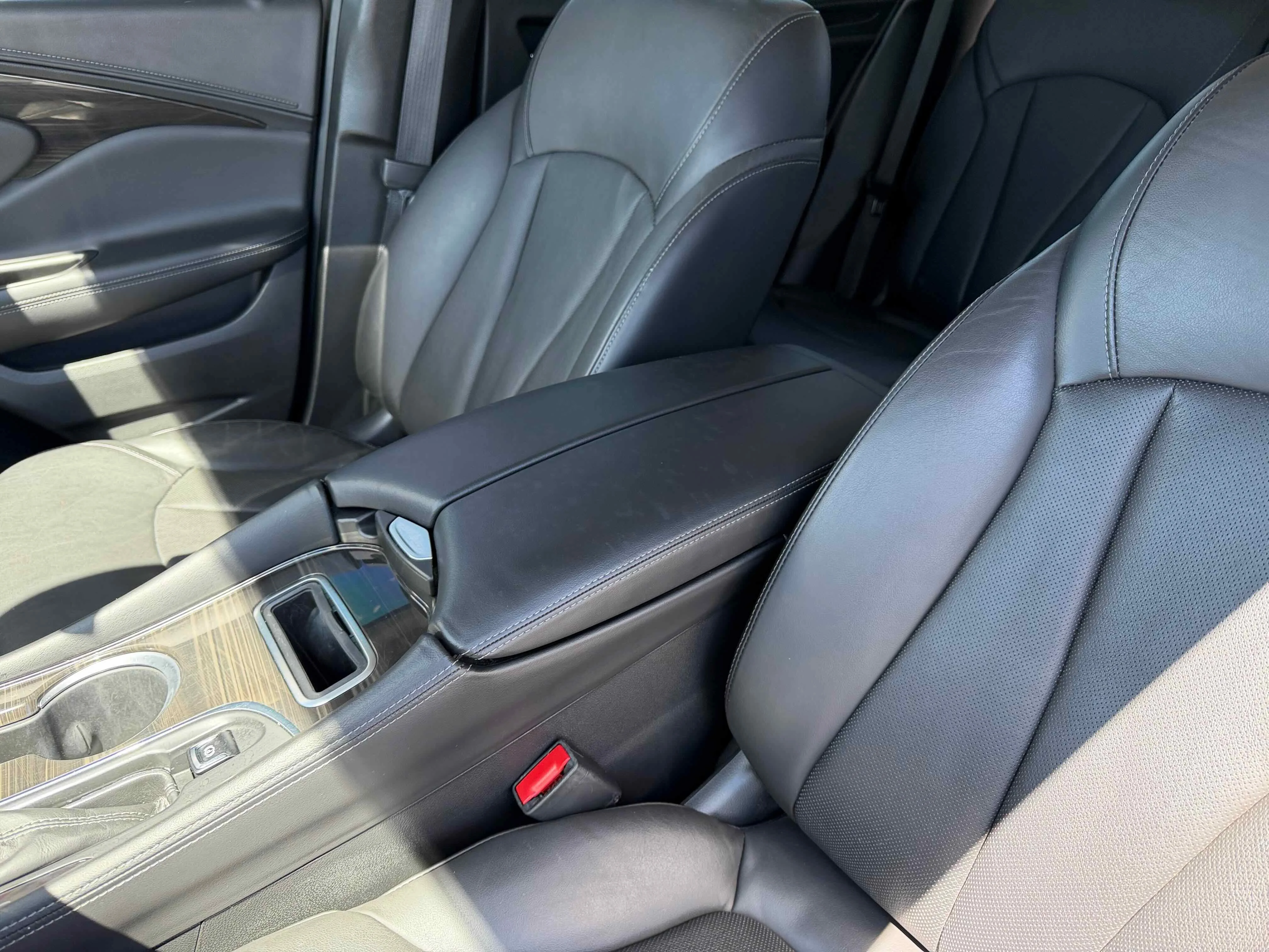 Used 2019 Ebony Twilight Metallic Buick Premium II image 27