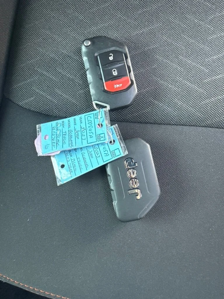 Used 2023  Jeep Mojave image 33