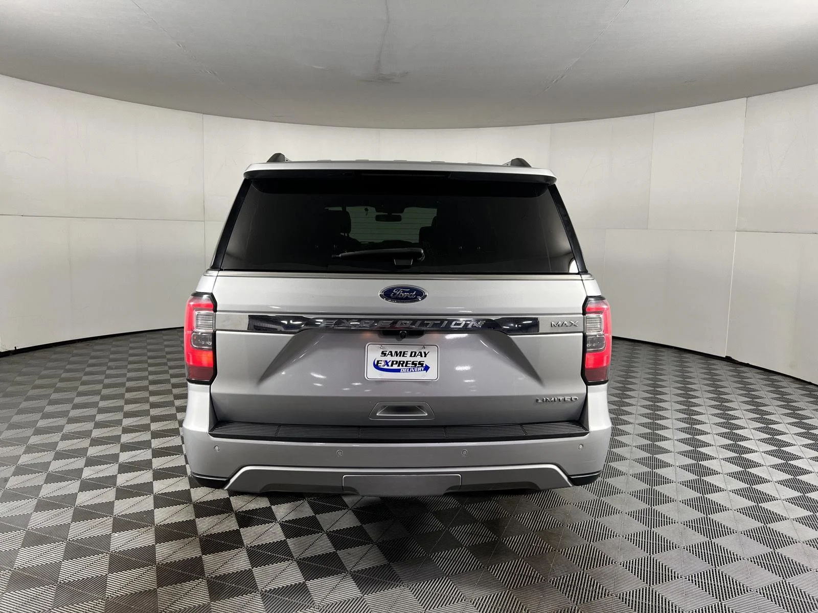 Used 2019 Ingot Silver Ford Limited image 7