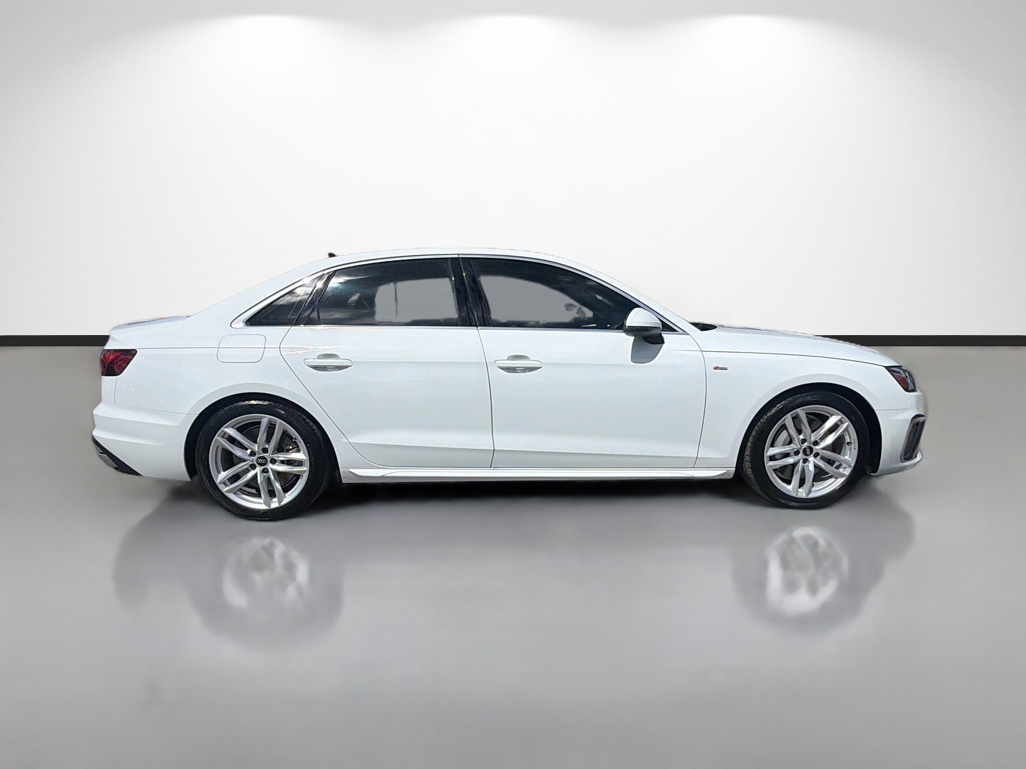 Used 2024 Glacier White Metallic Audi S line Premium image 2