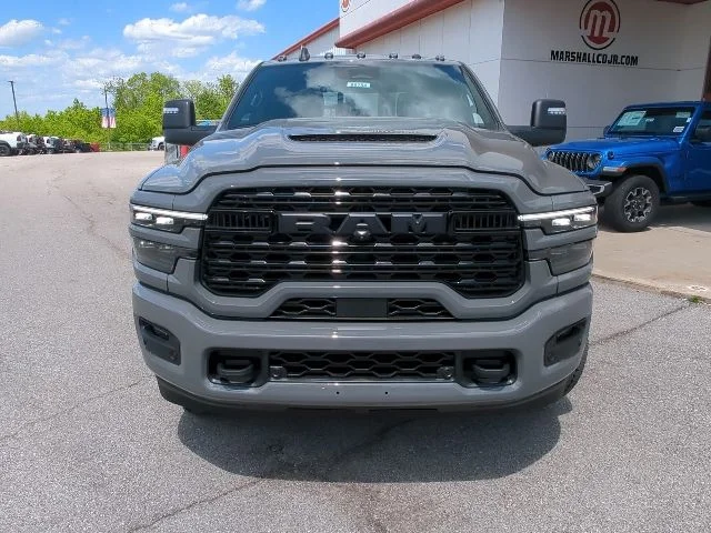 New 2026 Ceramic Gray Clear-Coat Exterior Paint RAM Limited image 4