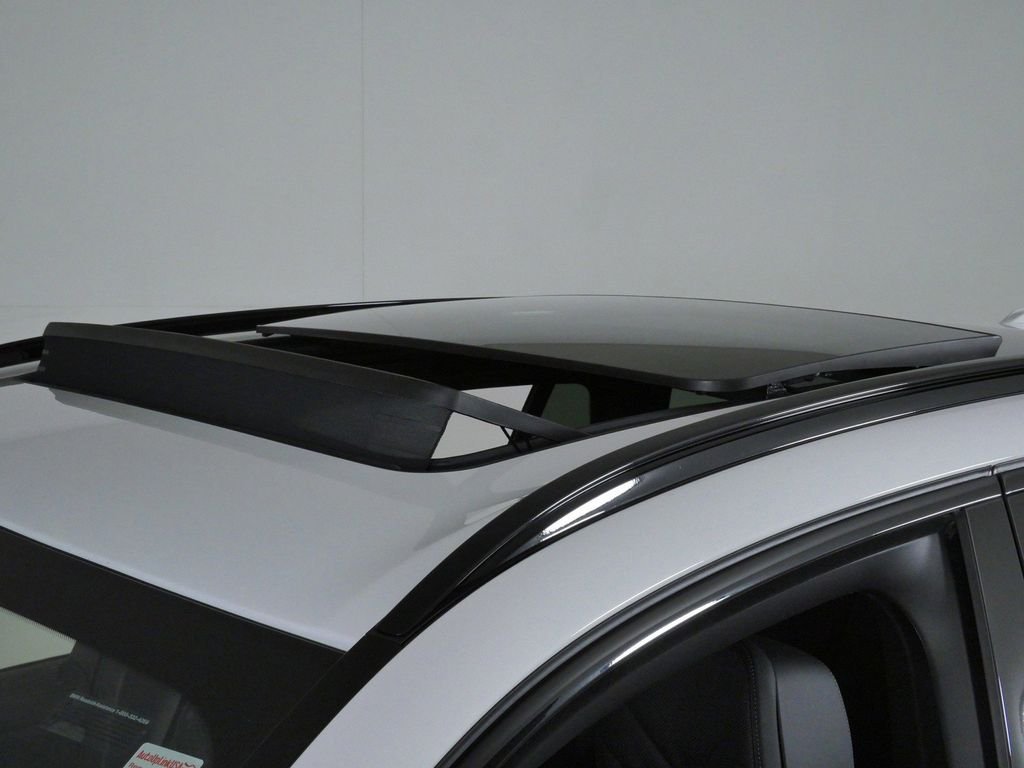 New 2026 Alpine White BMW xDrive40i image 17