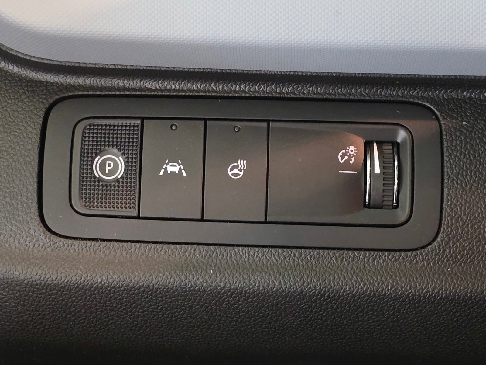 2027 Chevrolet Bolt LT - Photo 32