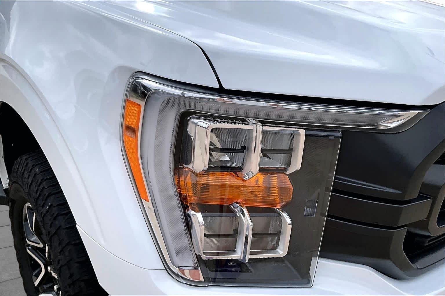 Used 2023 Oxford White Ford XLT image 25